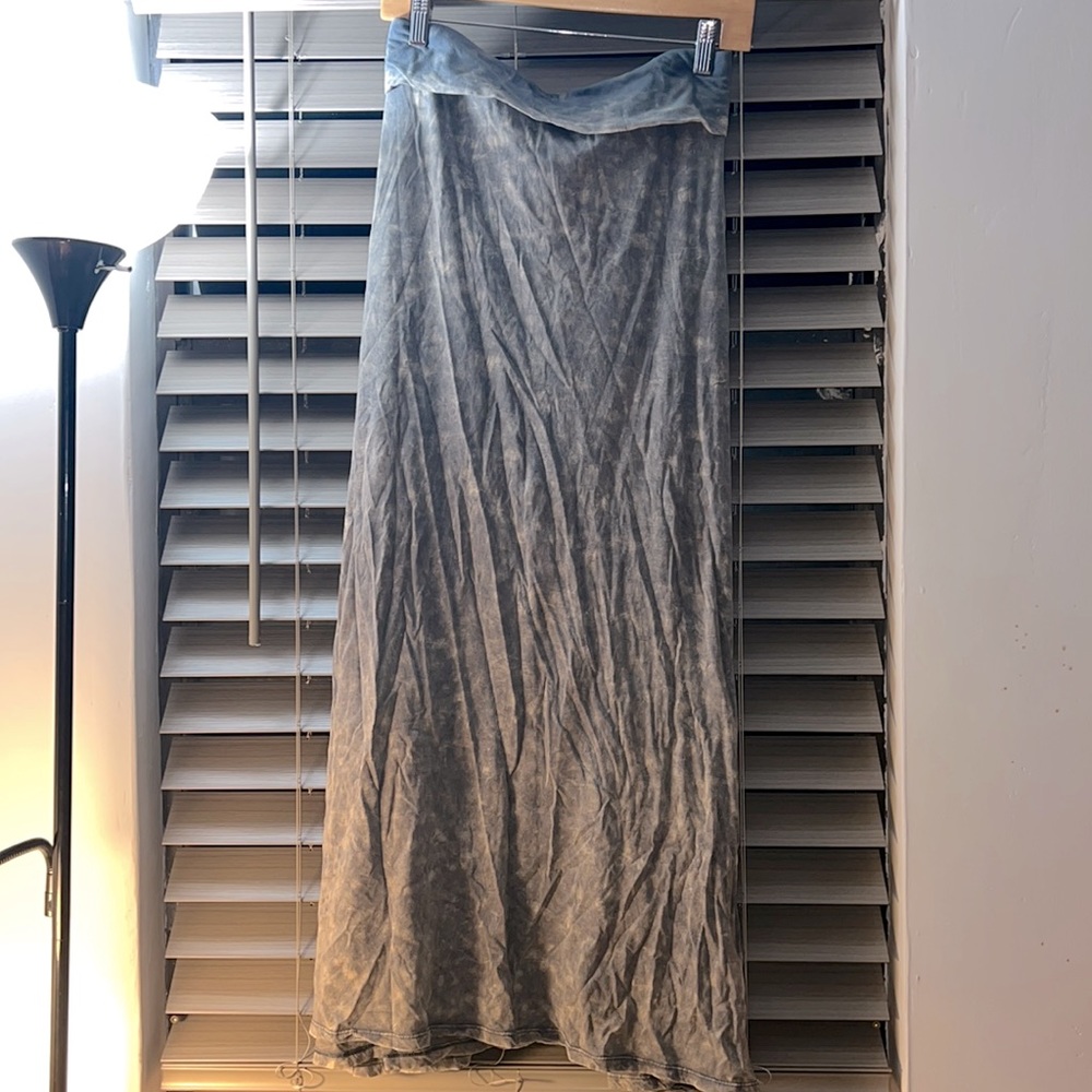 Gray and cream distressed maxi skirt 🌚☑️👽